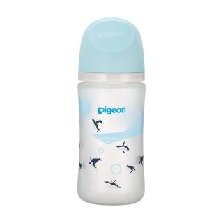 【寶寶共和國】Pigeon貝親 第三代母乳實感矽膠護層奶瓶240ml(寬口奶瓶/矽膠護層/企鵝款)