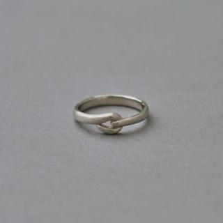 【ete】Pair 簡約個性鉤環相繫戒指(鉑金色)