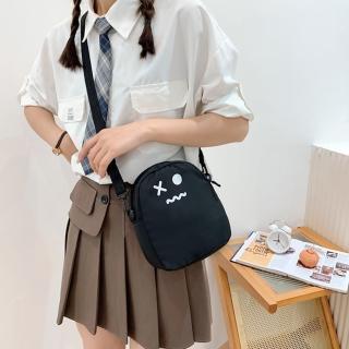 【JC Collection】日系可愛卡通少女側肩包斜背包(黑、白)