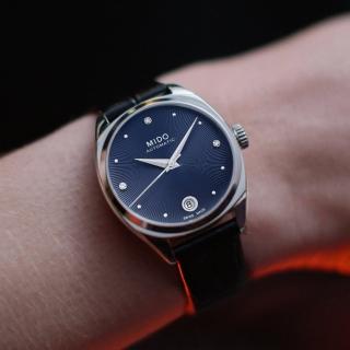 【MIDO 美度】官方授權 Belluna 皇室藍 真鑽機械女錶-33mm(M0243071604600)