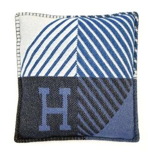 【Hermes 愛馬仕】H Diagonale手工編織喀什米爾抱枕(43cm/海洋藍)