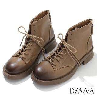 【DIANA】4.5 cm擦色軟牛皮綁帶後拉鍊式低跟短靴(卡其)