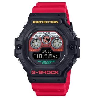 【CASIO 卡西歐】G-SHOCK 錄音帶繽紛標籤方形時尚潮流電子錶 黑紅 DW-5900MT-1A4_46.8mm