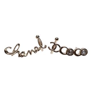 【CHANEL 香奈兒】經典品牌C LOGO不對稱造型穿式耳環(金色AB7658-OR)