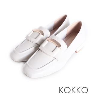【KOKKO 集團】大方俐落方頭金屬飾扣包鞋(米色)