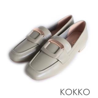 【KOKKO 集團】大方俐落方頭金屬飾扣包鞋(淺綠色)