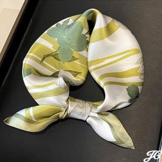 【JC Collection】天然蠶絲氣質花朵圖柔軟多變百搭小領巾絲巾(米綠)