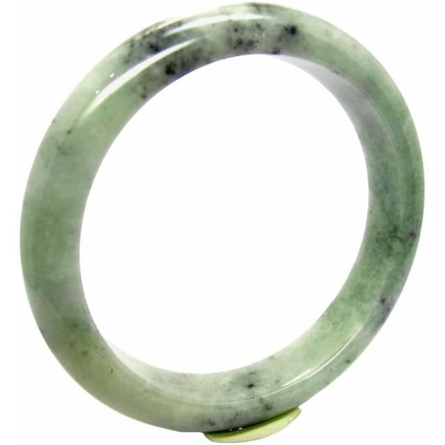 【小樂珠寶】翡翠手鐲綠白底伴芝麻天然A貨玉鐲(手圍19.5號 內徑61mm V766)