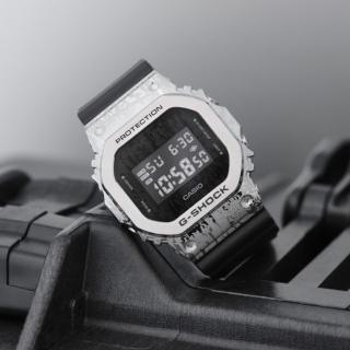 【CASIO 卡西歐】G-SHOCK 頹廢風 油漬搖滾金屬數位休閒錶43.2 mm(GM-5600GC-1)