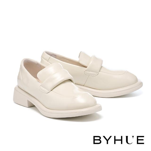 【BYHUE】極簡純色牛漆皮微Q底樂福軟芯厚底鞋(米白)