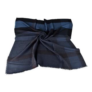 【BURBERRY 巴寶莉】BURBERRY格紋造型輕盈羊毛蠶絲圍巾(海軍藍)