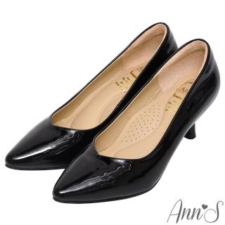 【Ann’S】舒適療癒系低跟版-V型美腿羊漆皮尖頭跟鞋6cm(黑)