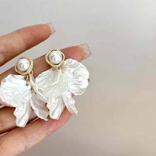 【SUMMER一夏】韓國設計無耳洞耳環法式珍珠花瓣流蘇精緻無痛蚊香盤耳環(法式巴洛克風)