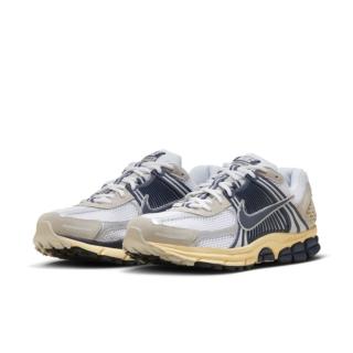 【NIKE 耐吉】休閒鞋 男鞋 運動鞋 ZOOM VOMERO 5 白灰藍 HF4259-100