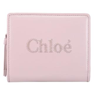 【Chloe’ 蔻依】SENSE 經典電繡LOGO小牛皮扣式雙面零錢短夾(淡紫)