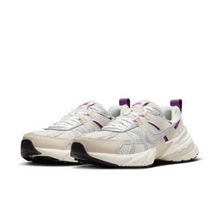 【NIKE 耐吉】運動鞋 休閒鞋 女鞋 W NIKE V2K RUN PRM 白 米 銀 紫 Y2K 復古 反光(HF4305072)