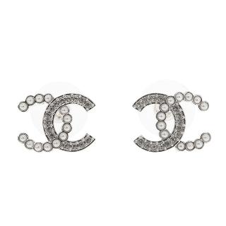 【CHANEL 香奈兒】經典水鑽仿珠雙C LOGO小款穿式耳環(銀色)