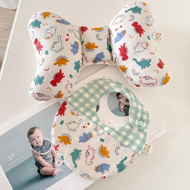 【Lianne baby】萌Q恐龍嬰兒禮物兩件組蝴蝶枕圍兜 彌月禮盒(滿月禮 收涎禮物 週歲禮 彌月禮盒)