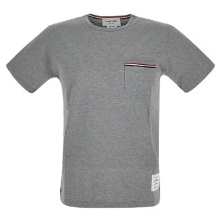 【THOM BROWNE】男款 胸前口袋 圓領短袖T恤-灰色(1號USA-S、2號USA-M、3號USA-L)