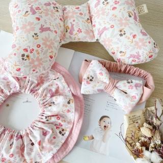 【Lianne baby】花間粉兔天使枕圍兜髮帶嬰兒禮物三件組(滿月禮 收涎禮物 週歲禮 彌月禮盒)