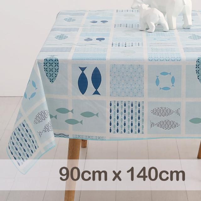 【CasaBella 美麗家居】防水桌巾 藍魚方格 90x140cm(防水 防油 PVC 桌巾 桌布 野餐桌巾)