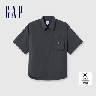 【GAP】男裝 防曬翻領短袖襯衫-深灰色(463127)