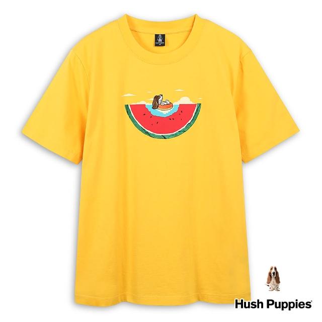 【Hush Puppies】男裝 T恤 趣味夏日西瓜印花渡假泳圈狗T恤(黃色 / 43111207)