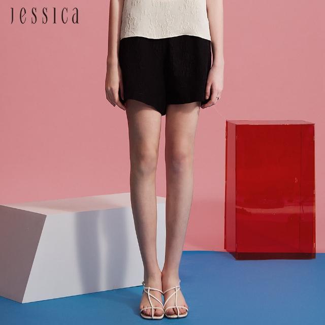 【JESSICA】百搭蠶絲立體花卉紋理短褲J43201（黑）