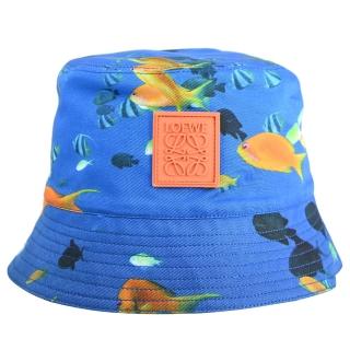 【LOEWE 羅威】經典LOGO熱帶魚印花休閒時尚漁夫帽遮陽帽(海藍)