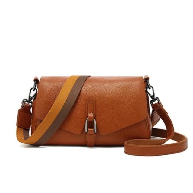 【2026】真皮側肩包推薦10款高評價人氣品牌排行榜 | 好吃美食的八里人